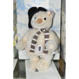 A BOXED STEIFF LIMITED EDITION 'MONTY SNOWMAN TED', no.021718, limited edition no.465/1225, white