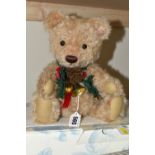A BOXED LIMITED EDITION STEIFF TEDDY BEAR 'PINE', no.034275, limited edition no.557/1500, cinnamon