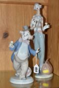 TWO LLADRO CLOWN FIGURES, comprising For a Smile no 6937, sculptor Regino Torrijos, issued 2003-