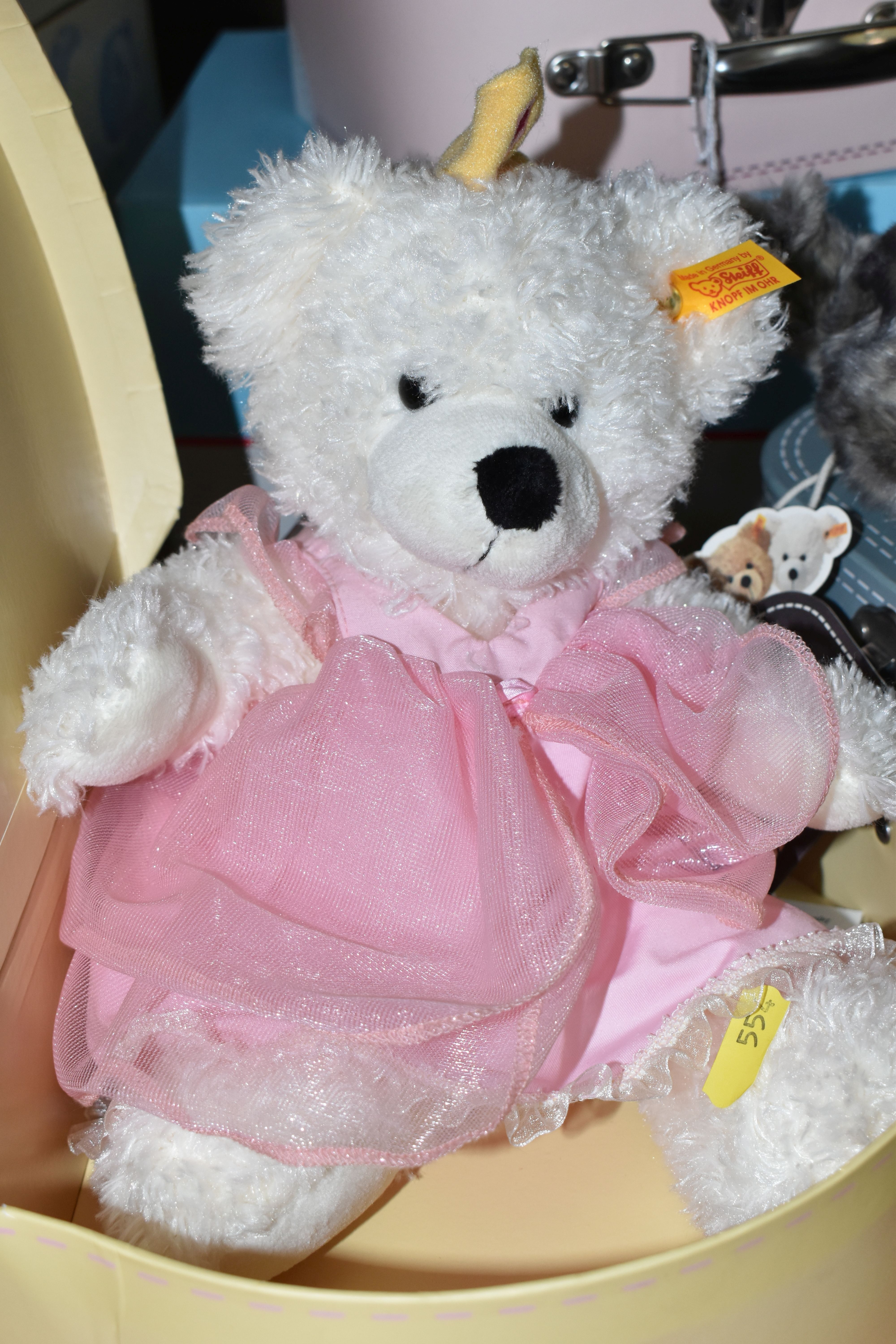 THREE STEIFF BEARS/ SOFT TOYS IN SUITCASES AND ONE CARD BOX, comprising Lotte Teddy Bear Princess ( - Bild 2 aus 4