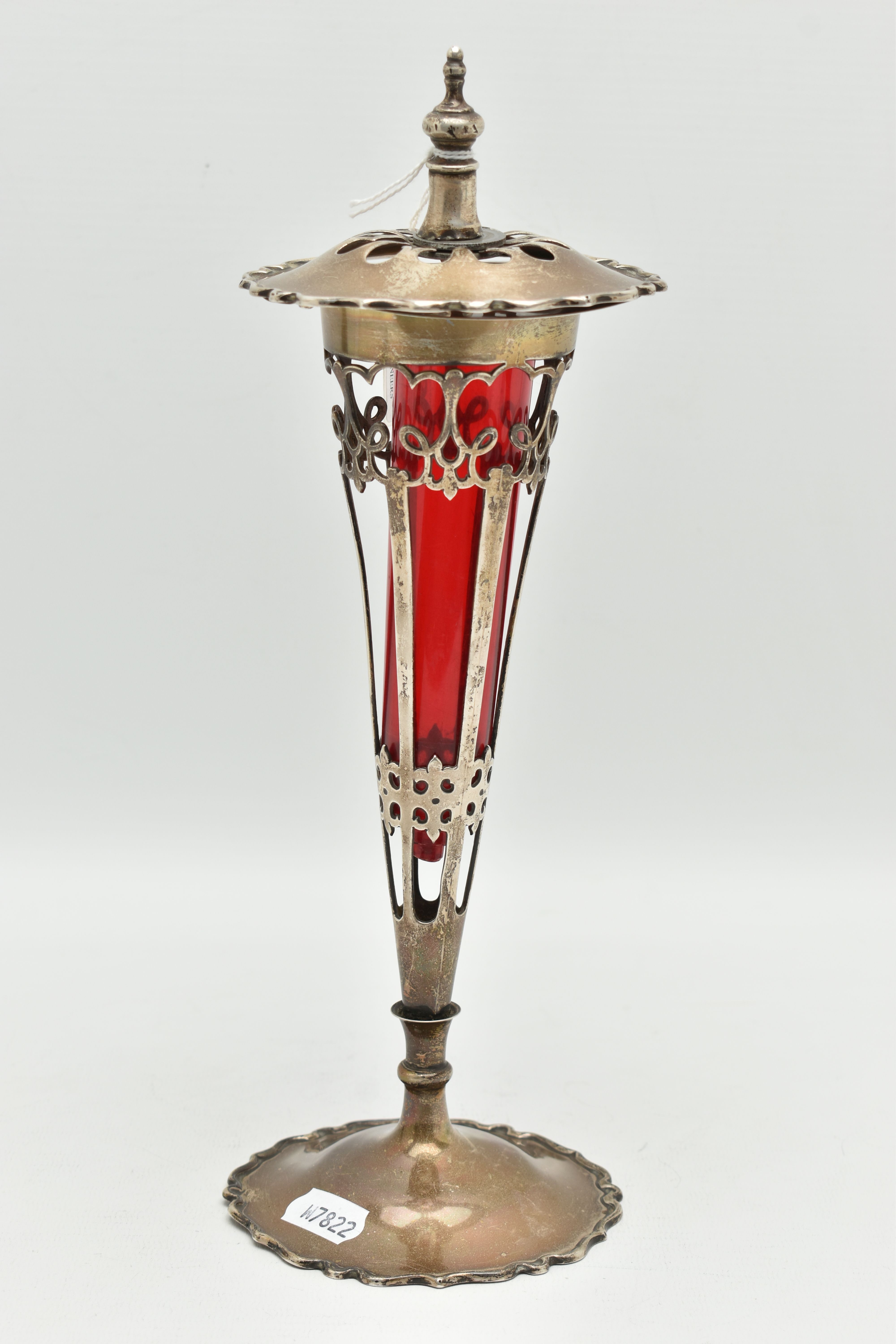 AN EARLY 20TH CENTURY SILVER LIDDED VASE, the tapered trumpet shaped vase with pierced scrolling - Image 7 of 8