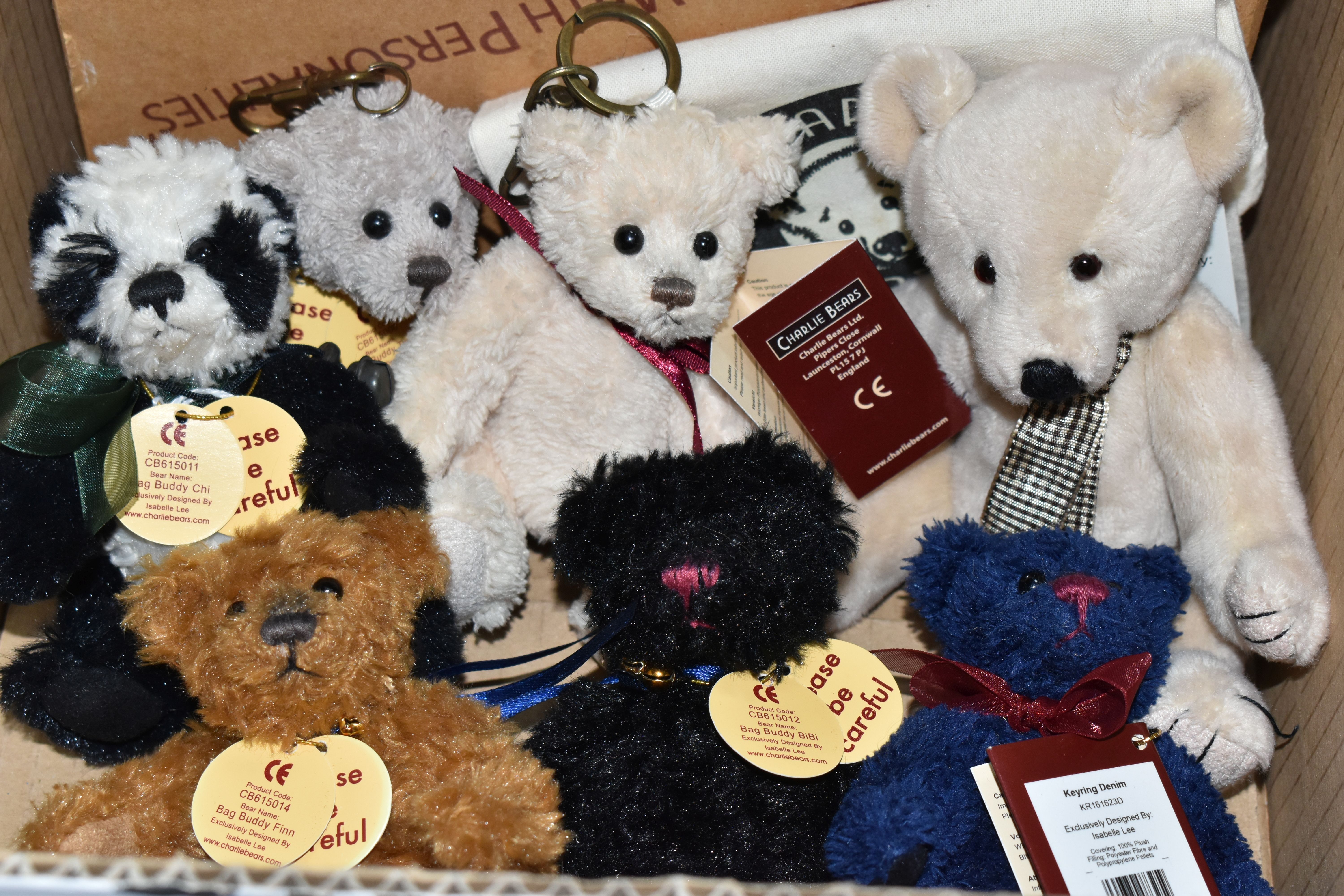 A GROUP OF MINIATURE CHARLIE BEARS, comprising a boxed 'Itsy Bitsy' CB228002BO with certificate, - Bild 4 aus 4