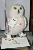 A BOXED LIMITED EDITION STEIFF 'HEDWIG' FROM 'HARRY POTTER', made from white alpaca, gold coloured