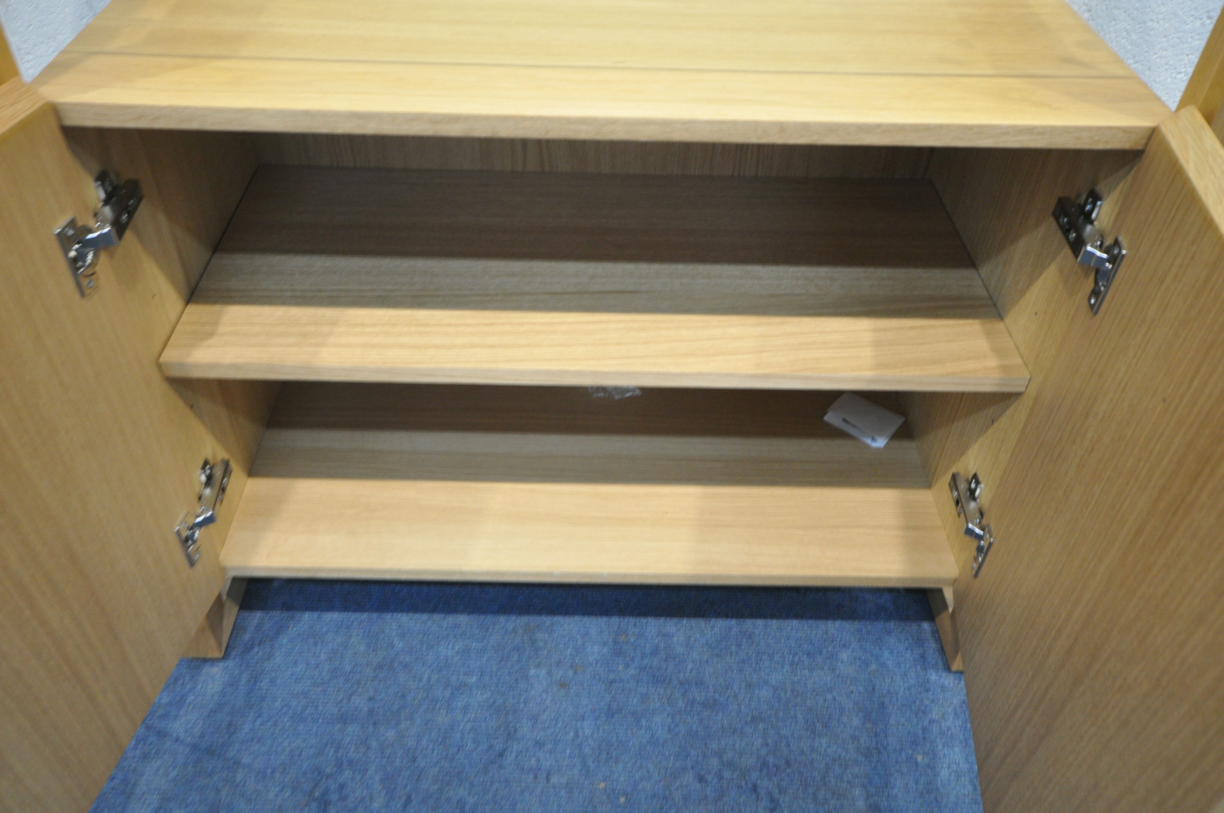 A SOLID LIGHT OAK SIDE TABLE, with a glass top, above two cupboard doors, width 90cm x depth 42cm - Image 4 of 4