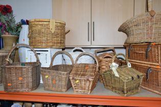 FOURTEEN WICKER BASKETS, HAMPERS AND FLOOR STANDING VASES ETC, tallest floor vase approximately