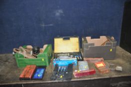 TWO TRAYS CONTAINING AUTOMOTIVE AND ENGINEERING TOOLS including a Halfords socket set, calipers,