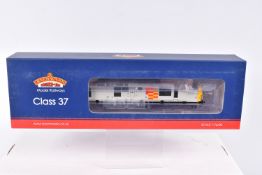 A BOXED OO GAUGE BACHMANN BRANCHLINE MODEL RAILWAYS LOCOMOTIVE, Class 37, no. 37104 in BR