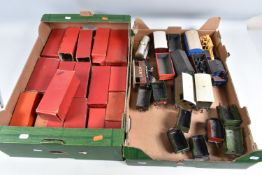 A QUANTITY OF BOXED AND UNBOXED HORNBY O GAUGE ROLLING STOCK, to include 2 x boxed No.1 Rotary