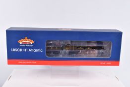A BOXED OO GAUGE BACHMANN BRANCHLINE MODEL RAILLWAYS STEAM LOCOMOTIVE, H1 Class 39 Atlantic 4-4-2,