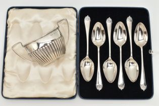 A CASED SET OF SIX SILVER TEASPOONS AND A SUGAR BOWL, teaspoons hallmarked 'Herbert M Slater'