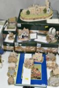 A COLLECTION OF LILLIPUT LANE COTTAGES, comprising Westminster Abbey L2285(small chip to the front