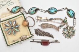 A SELECTION OF JEWELLERY, to include a white metal bracelet made up of a series of four painted
