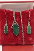 A WHITE METAL GREEN CHALCEDONY PENDANT NECKLACE AND MATCHING EARRINGS, art deco style, the pendant