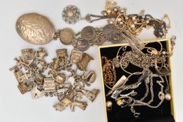 AN ASSORTMENT OF JEWELLERY, to include a silver locket, hallmarked Birmingham, approximate gross