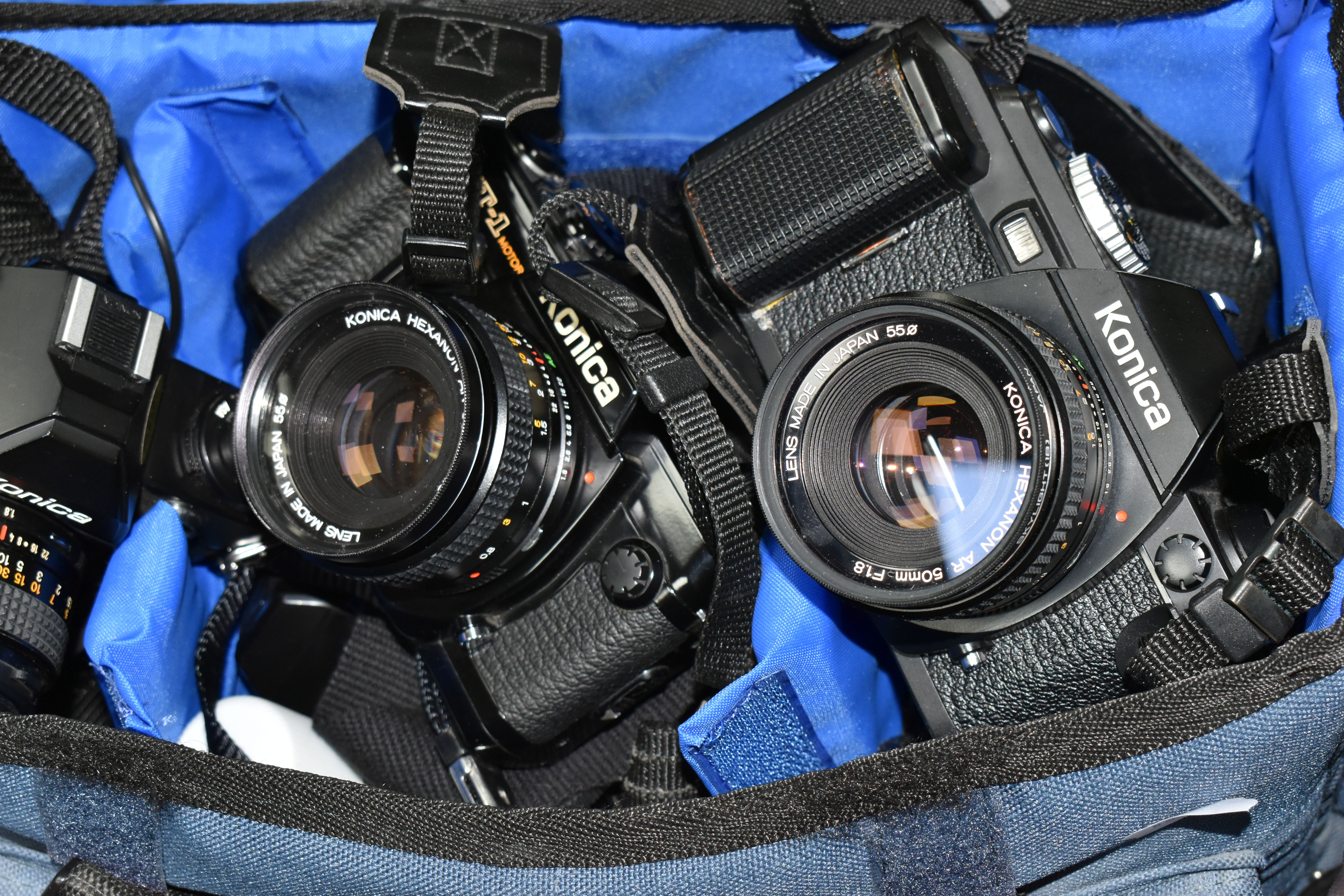 A BOX OF CAMERAS AND PHOTOGRAPHIC EQUIPMENT, to include a Konica FS-1 camera fitted with an f1.8 - Image 4 of 4