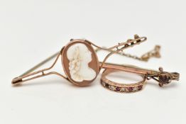 A SMALL ASSORTMENT OF YELLOW METAL JEWELLERY, to include a red paste set bar brooch, stamped 9ct,