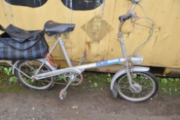 A. VINTAGE RALEIGH RSW111 SHOPPING BIKE with rear bag