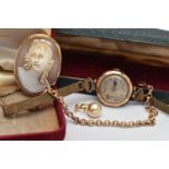 FOUR ITEMS OF JEWELLERY, to include a 14ct gold oval cameo, depicting a lady in profile, collet