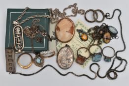 ASSORTED JEWELLERY, to include a silver ingot pendant hallmarked Birmingham, a silver oval locket