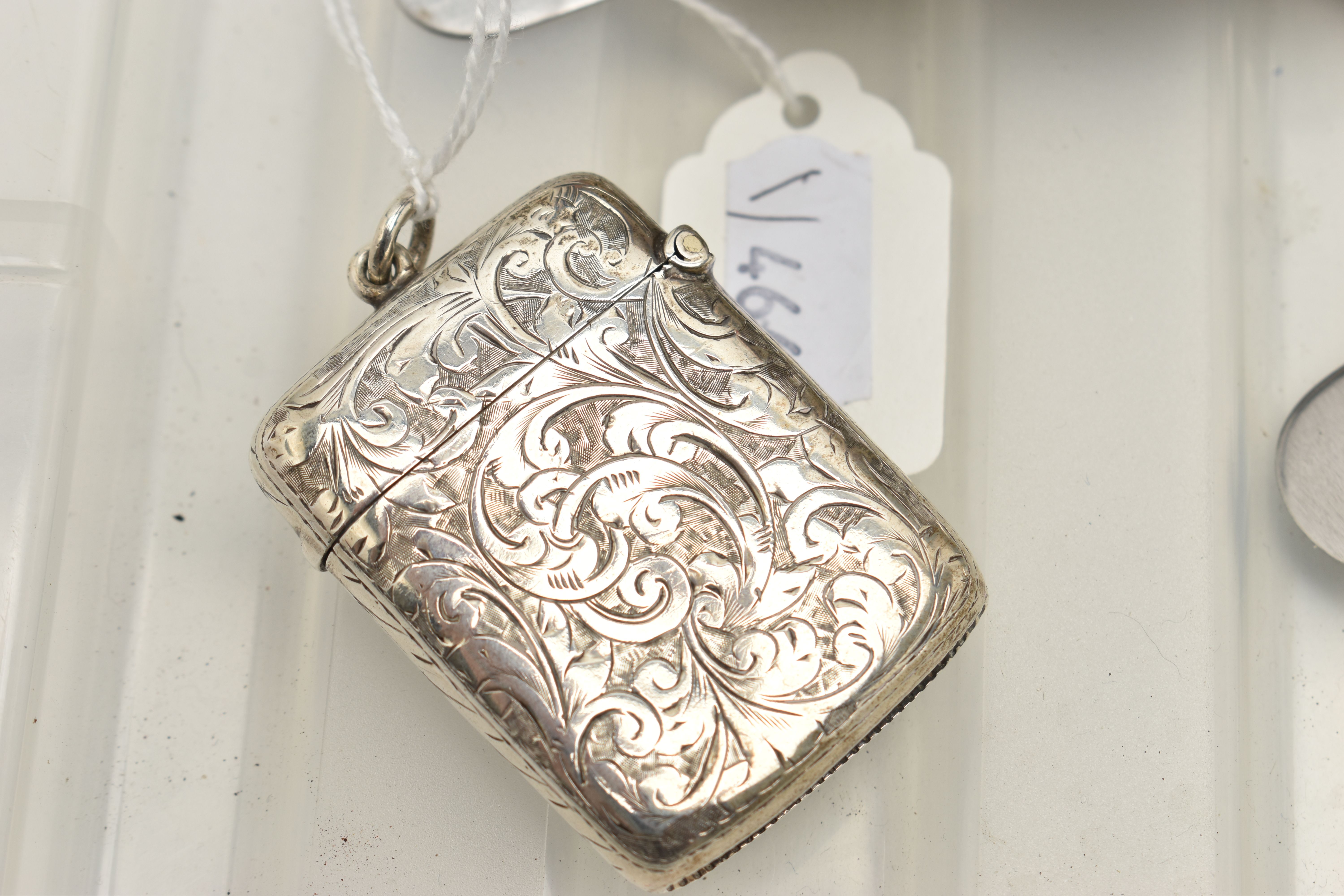 A SILVER VESTA CASE AND ASSORTED WHITE METAL WARE, the foliate engraved vesta case with engraved - Image 3 of 5