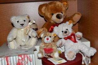 A GROUP OF FOUR STEIFF BEARS AND THREE BOXES, comprising Valentine Bear 662652, Teddy sweetheart