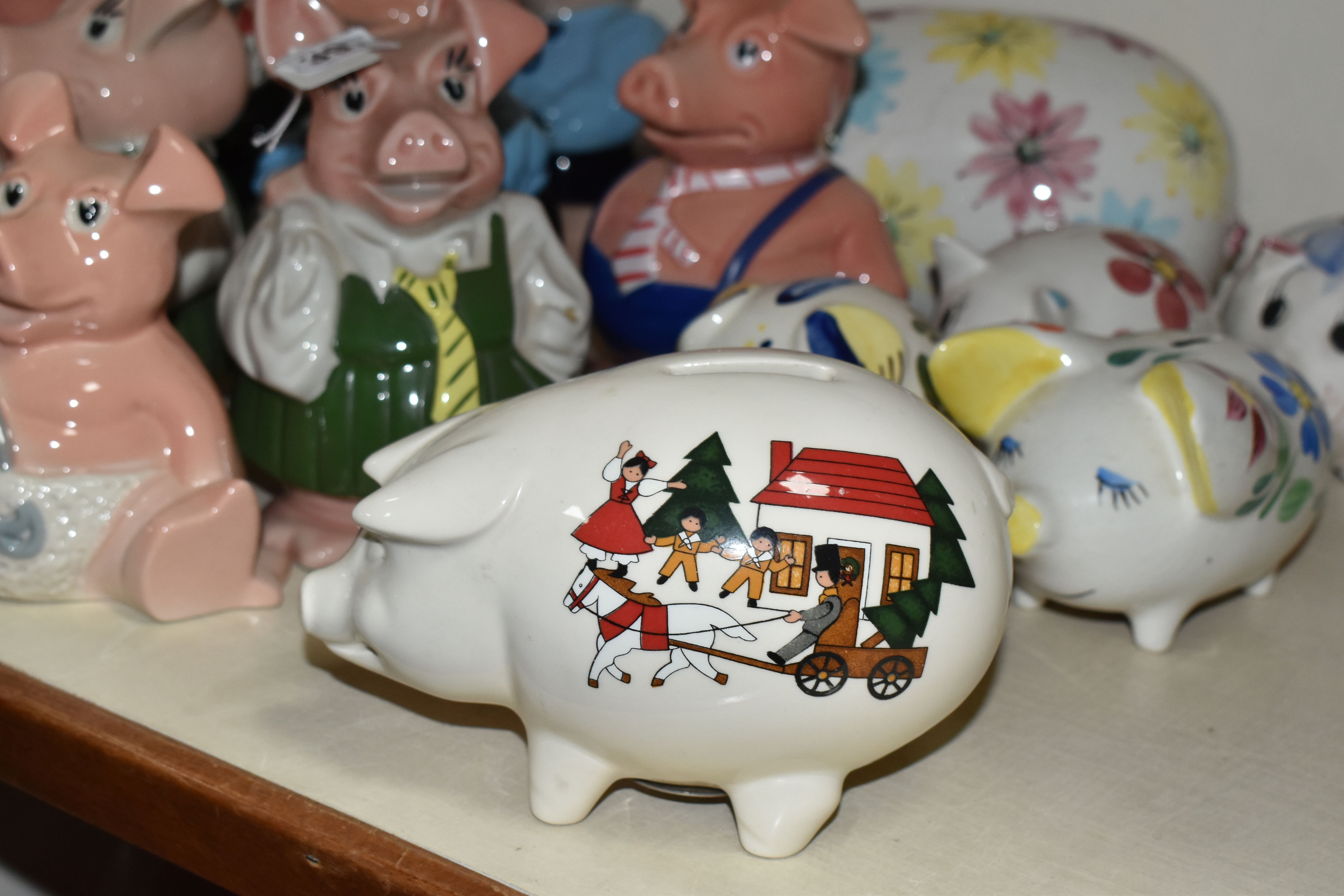 NINE WADE NATWEST PIG MONEY BOXES AND EIGHT OTHER CERAMIC PIGGY BANKS, the NatWest comprising two - Image 4 of 8