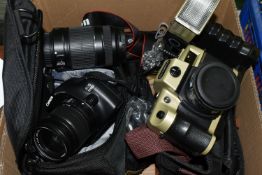 A BOX OF PHOTOGRAPHIC EQUIPMENT, to include a Canon 1100D digital SLR camera with 18-55mm zoom