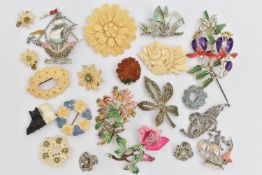 AN ASSORTMENT OF BROOCHES, a selection of white metal costume jewellery brooches, bone and plastic