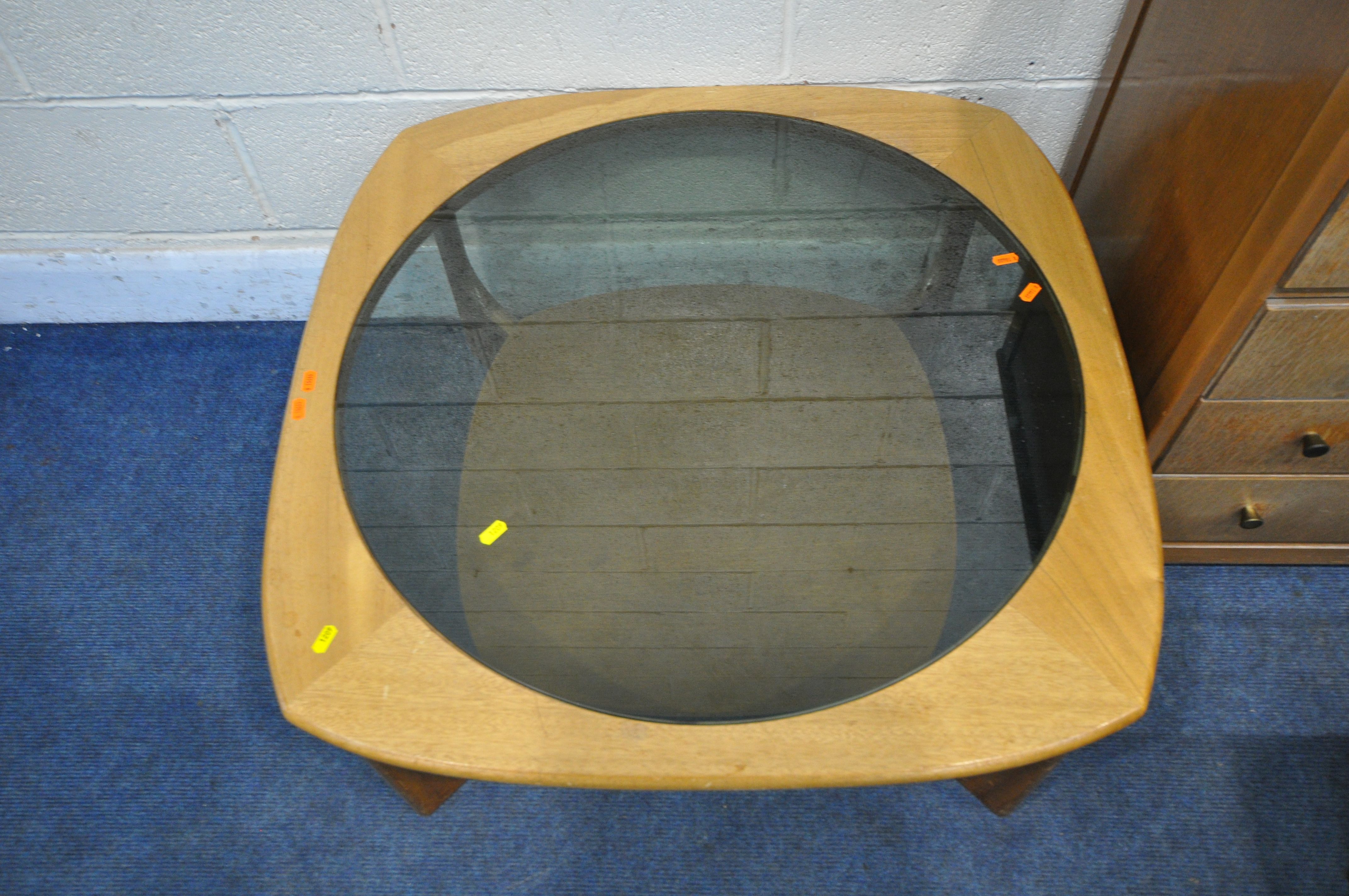 A LEBUS MID CENTURY TEAK CHEST OF FIVE DRAWERS, width 78cm x depth 43cm x height 90cm, a telephone - Image 4 of 5