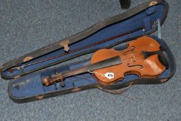 AN UNBRANDED 20TH CENTURY VIOLIN IN HARD CASE, the two piece back is approximately 35cm long with