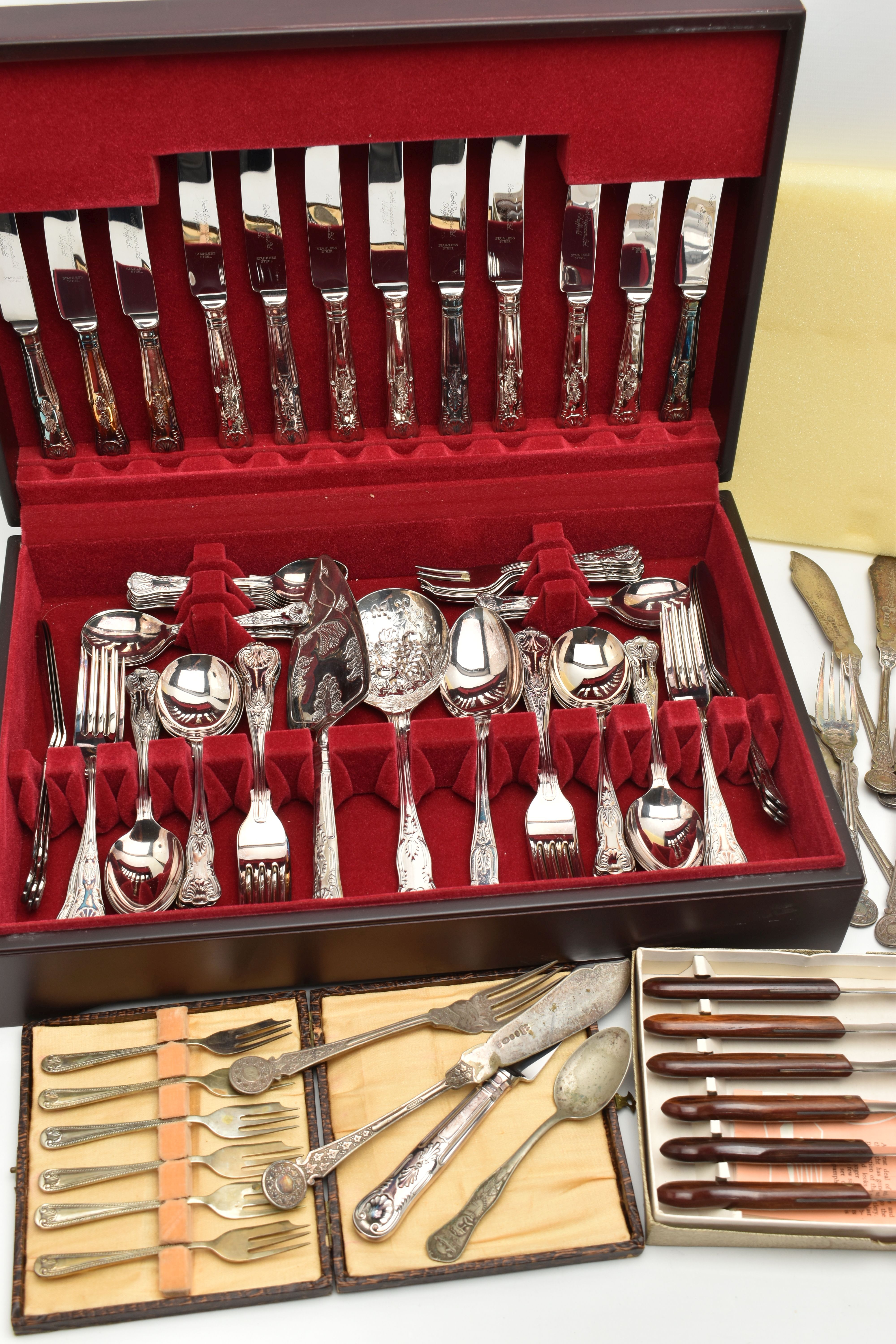 A CANTEEN AND ASSORTED CUTLERY, to include a wooden canteen of EPNS Kings pattern cutlery, six