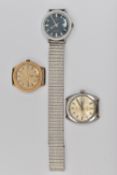 THREE GENTS 'TIMEX' WATCHES, all manual wind, two without straps/bracelets, the other with stretch