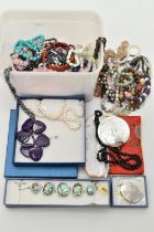 A BOX OF SEMI-PRECIOUS GEMSTONE JEWELLERY, to include a rose quartz stretch link bracelet, a boxed