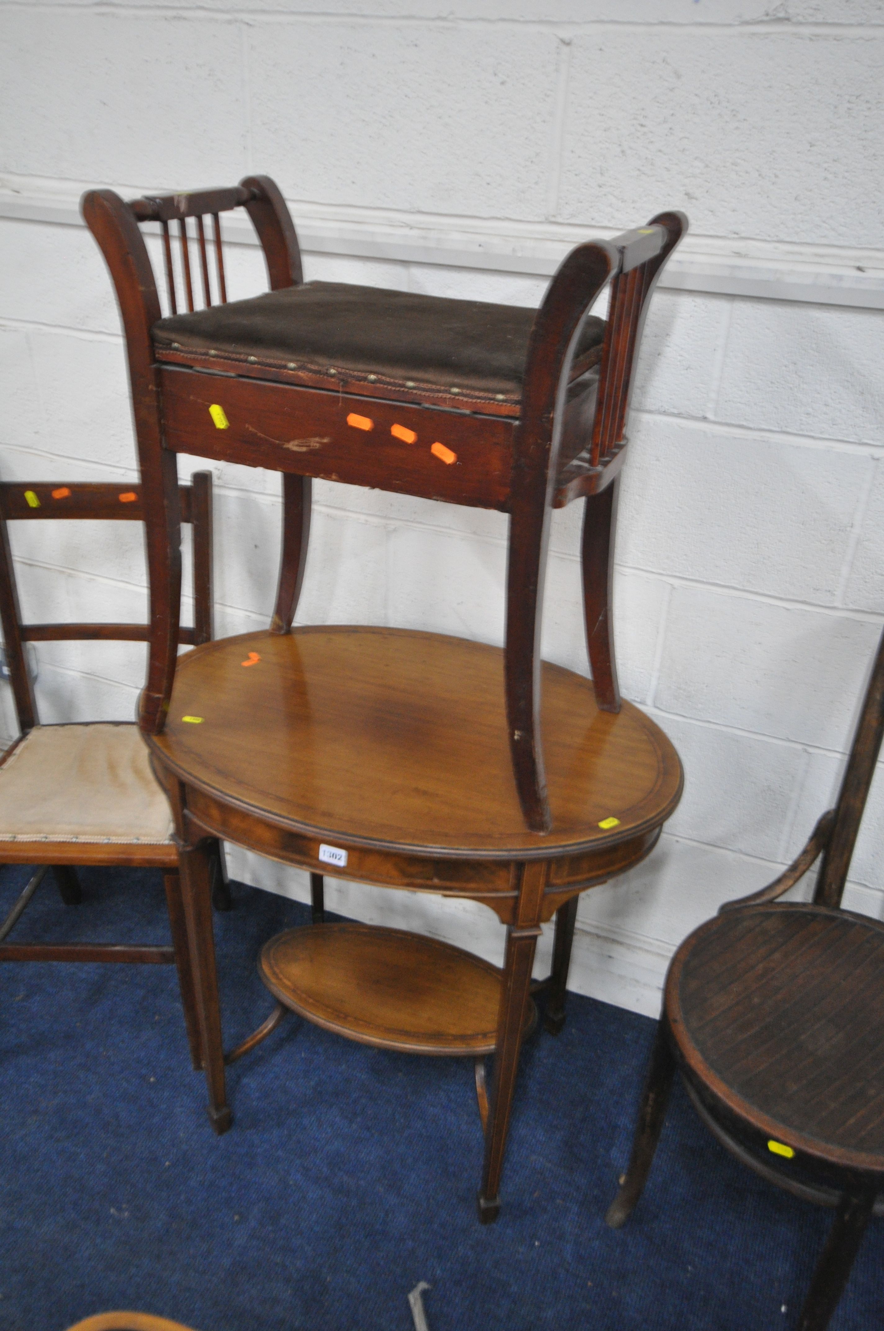 AN EDWARDIAN MAHOGANY AND INLAID OVAL OCCASIONAL TABLE, width 107cm x depth 63cm x height 70cm, a - Image 2 of 7