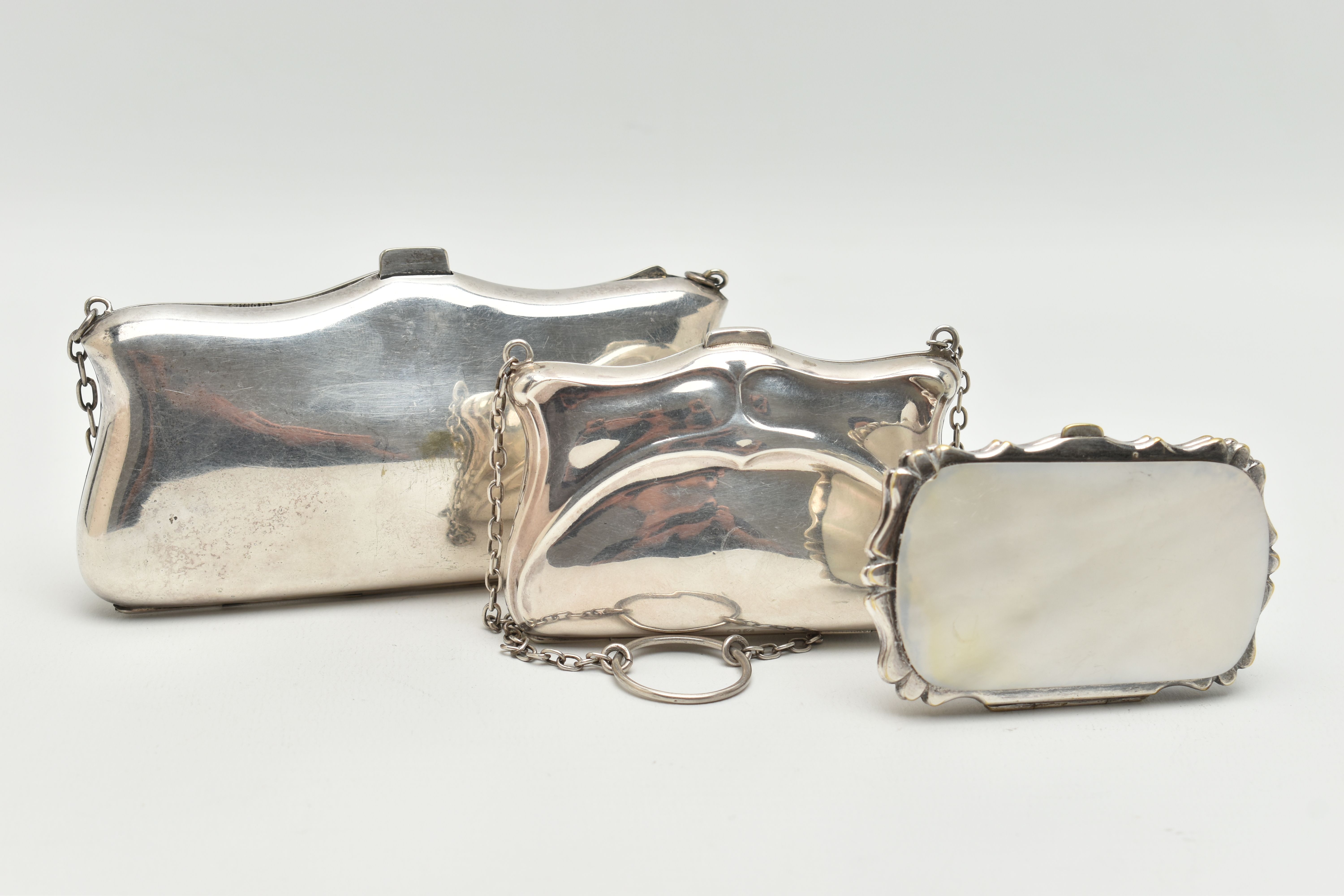 A SILVER COIN PURSE AND TWO OTHERS, an early 20th century silver Art Nouveau pattern purse, - Image 3 of 4