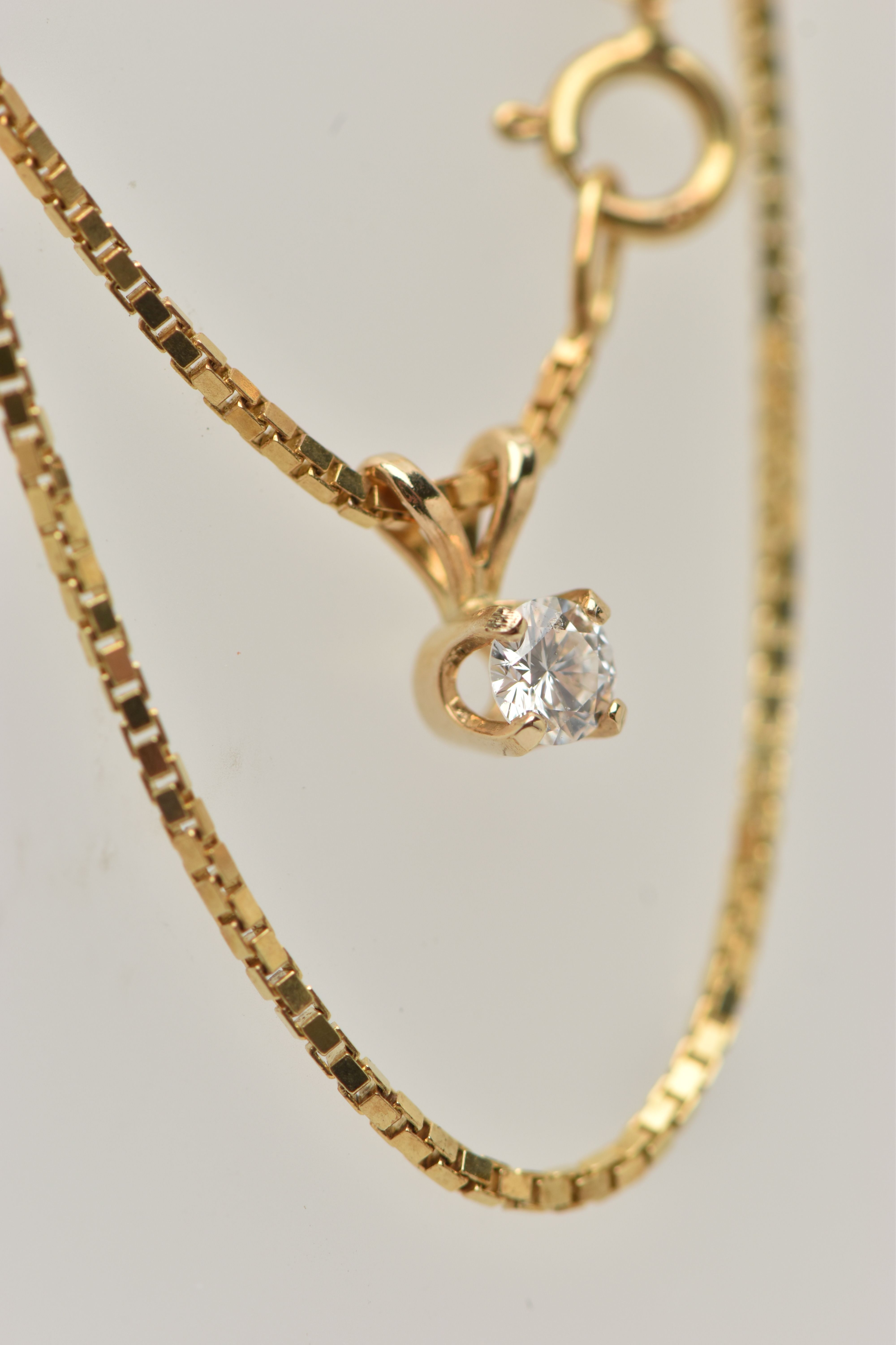 A DIAMOND SINGLE STONE PENDANT WITH YELLOW METAL CHAIN, the pendant set with a round brilliant cut - Image 3 of 4