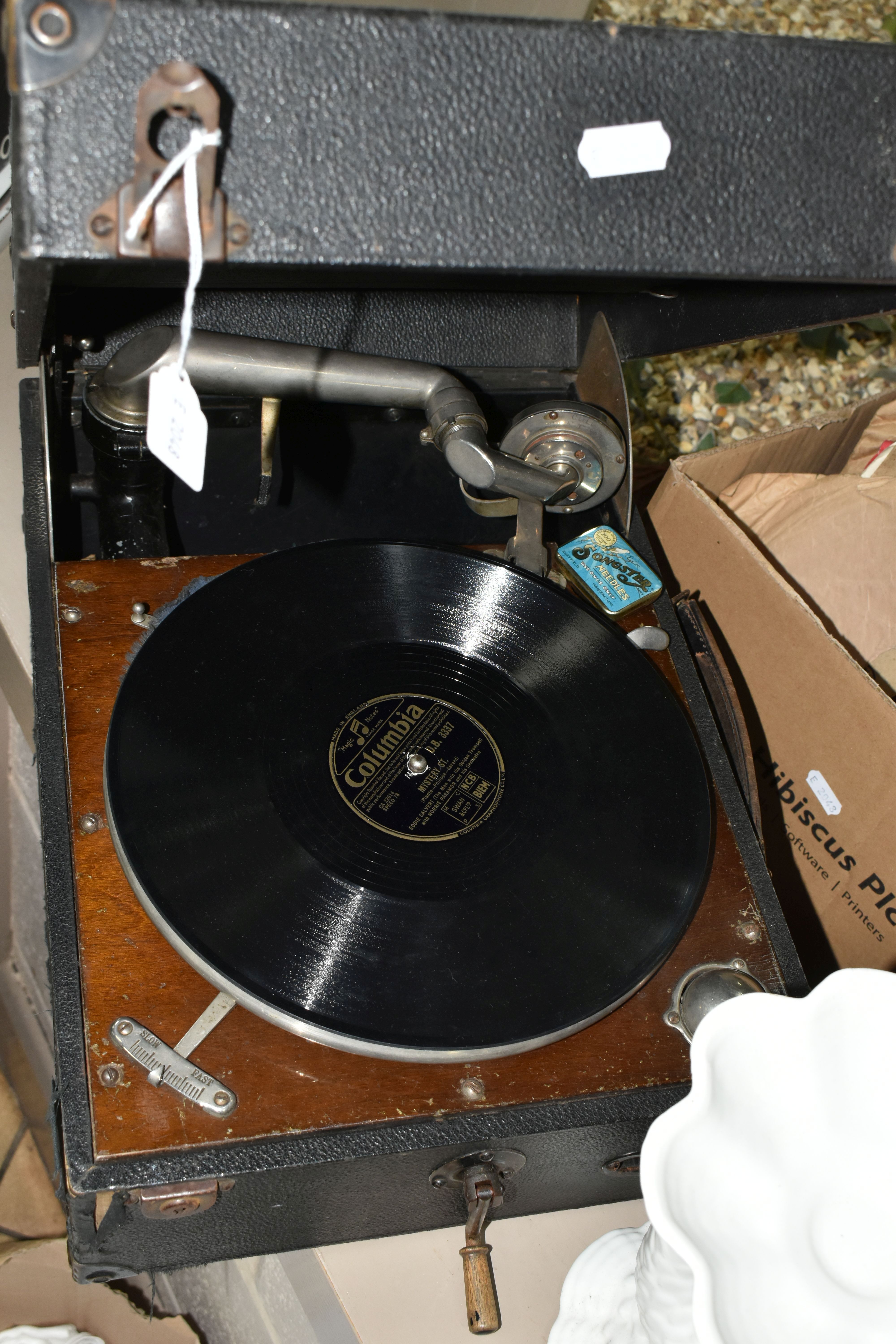 A VINTAGE SEWING MACHINE AND GRAMOPHONE ETC, a Singer 99k sewing machine, serial number EC542439, - Image 3 of 8