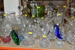 A SELECTION OF CLEAR AND COLOURED GLASS WARES ETC, to include a boxed Edinburgh Crystal square