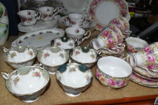 A GROUP OF ROYAL ALBERT TEA AND DINNER WARES, including a twenty three piece Serena part tea set