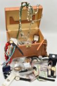 AN ASSORTMENT OF JEWELLERY AND OTHER ITEMS, to include silver spoon, hallmarked 'Cooper Brothers &