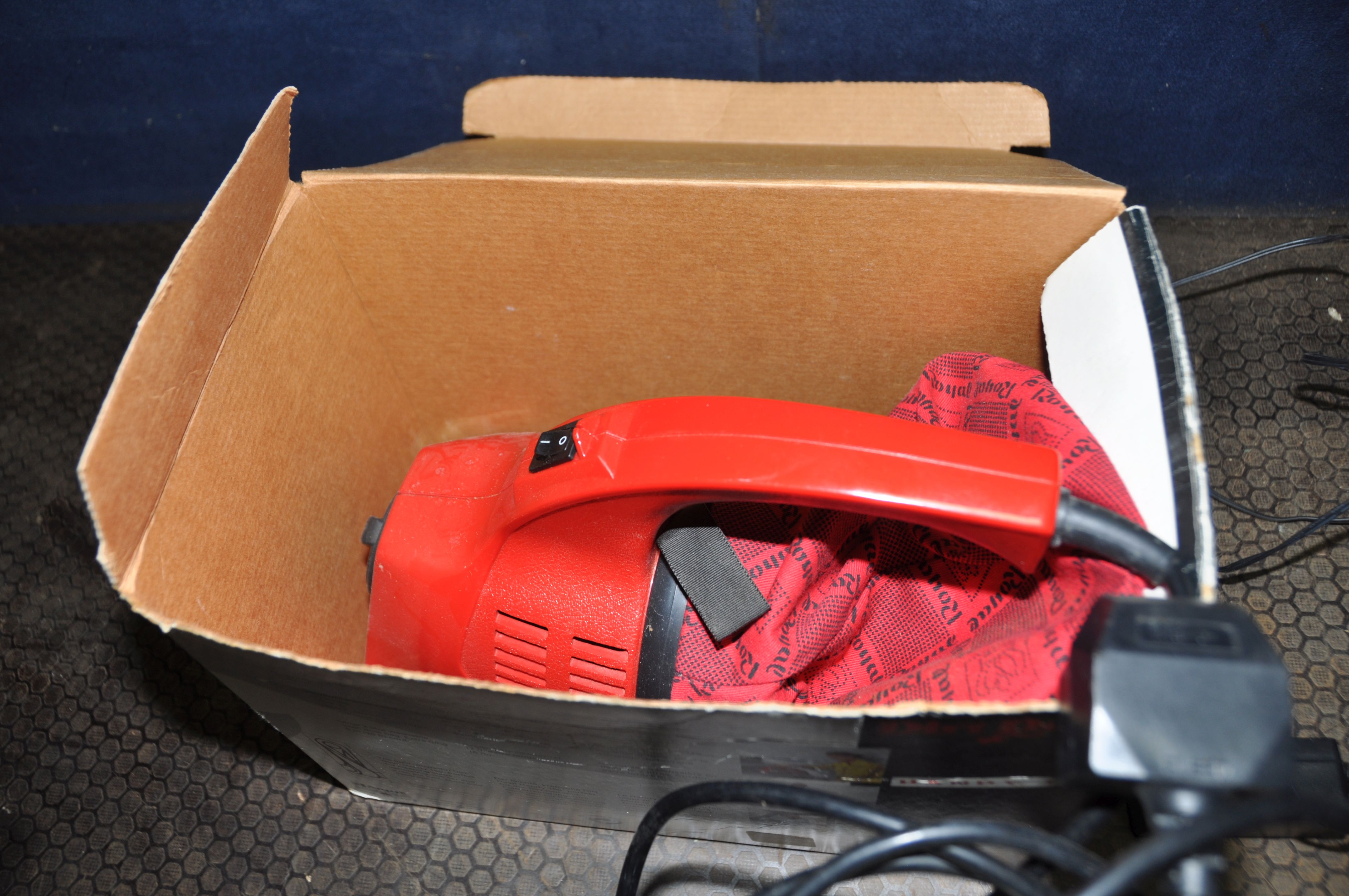 AN ARGOS UPRIGHT VACUUM CLEANER, a Dirt Devil handheld vacuum cleaner, a Prem I Air heated towel - Image 3 of 3