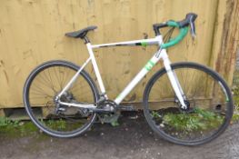 AN INNATE 13 GENT MODERN RACING BIKE with 16 speed Shimano Claris gears, 23in frame, front and