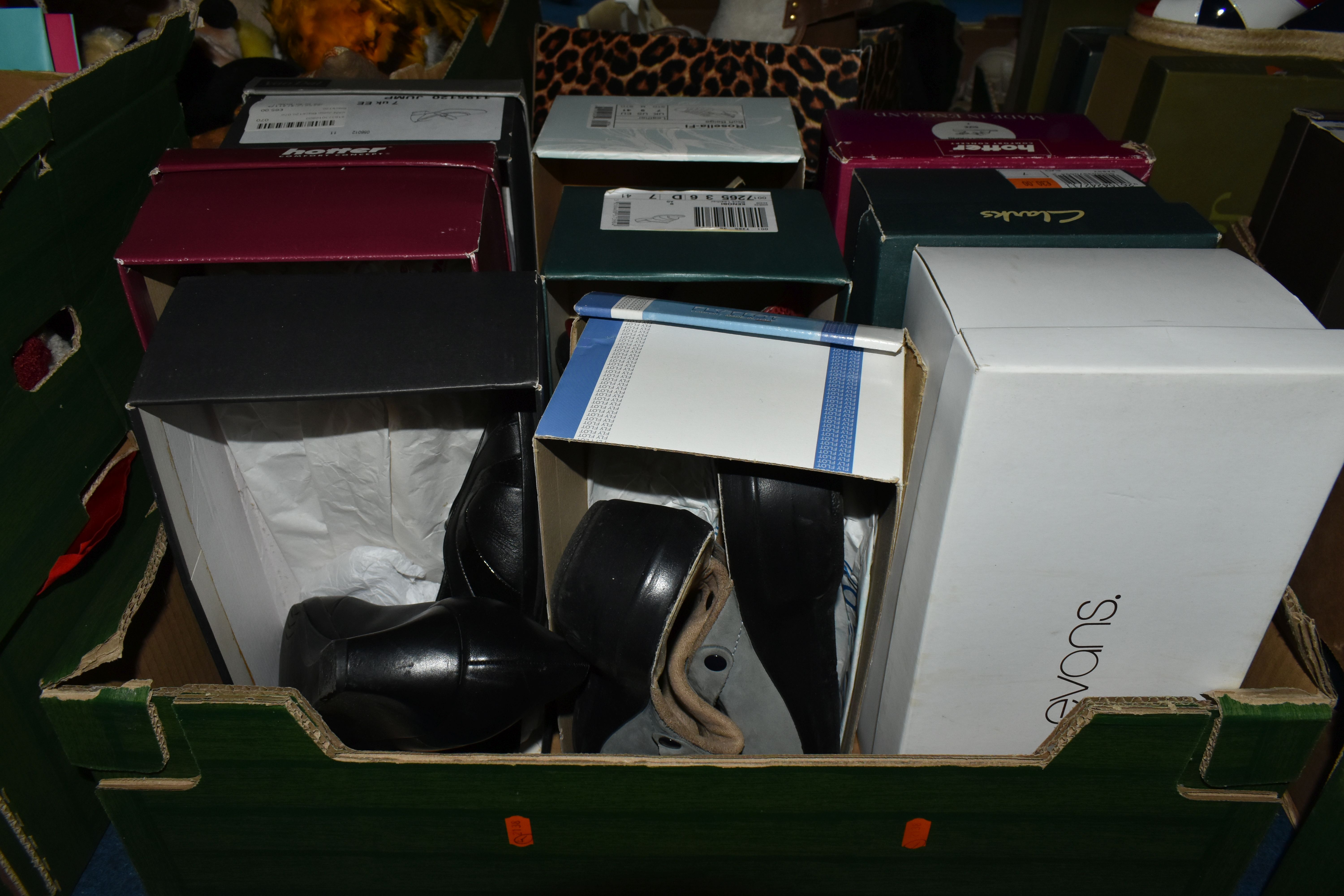 FOUR BOXES OF LADIES' SHOES AND HANDBAGS, to include over fifteen pairs of ladies' shoes, UK size 7, - Image 4 of 5