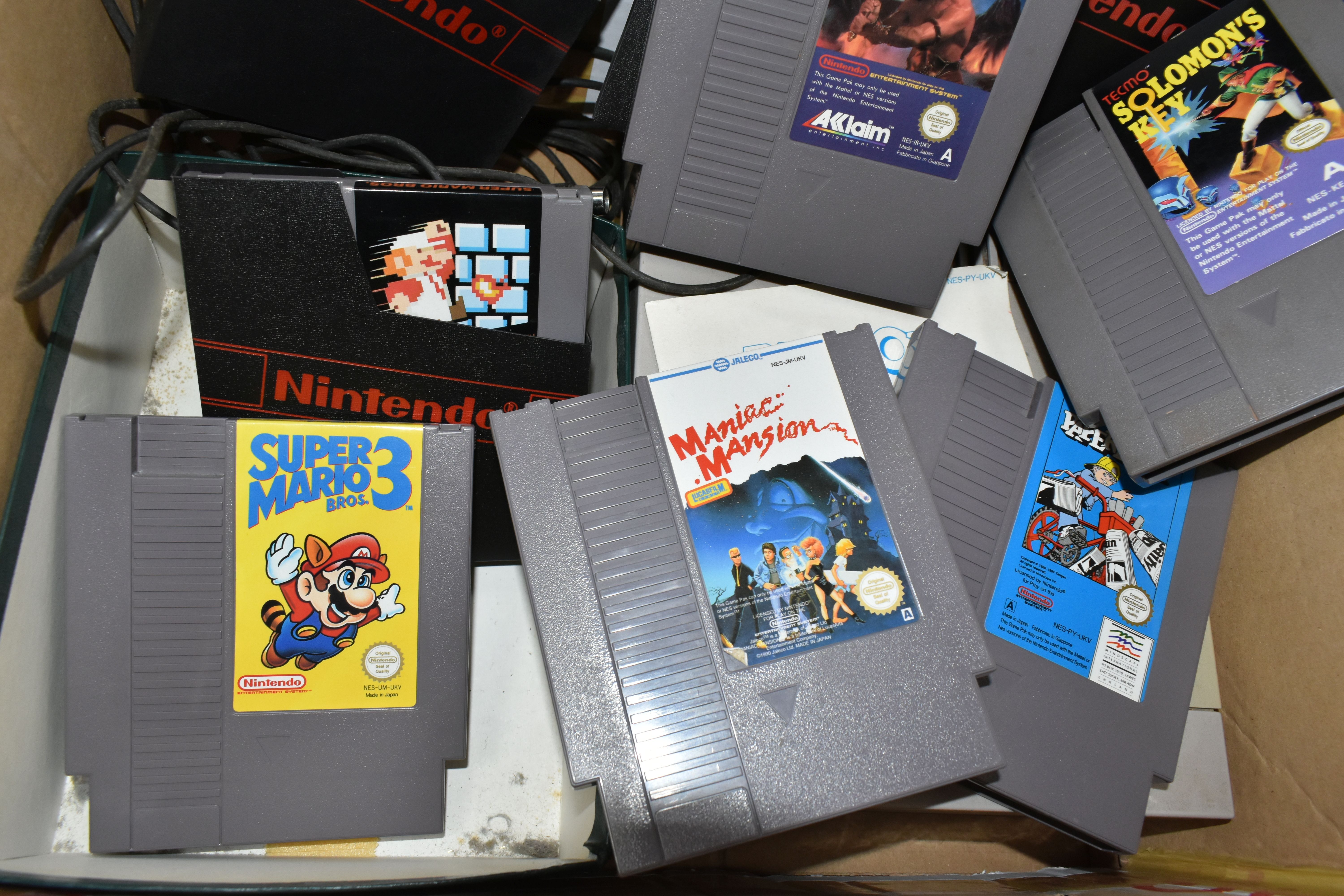 NINTENDO NES CONSOLE AND GAMES, includes Super Mario Bros, Super Mario Bros 3, Double Dragon, - Image 3 of 5