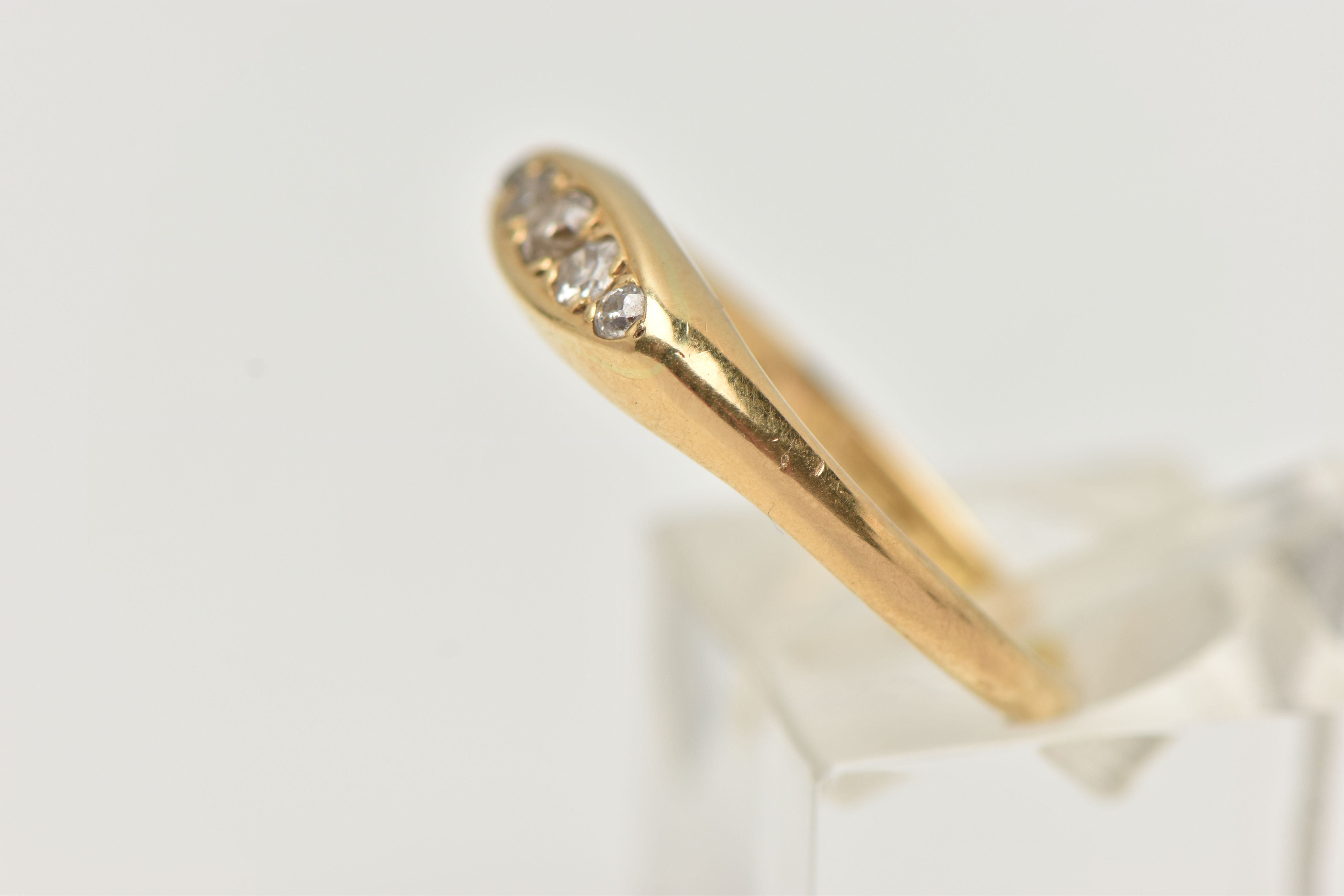 AN 18CT GOLD DIAMOND BOAT RING, set with five graduated diamonds, estimated total diamond weight 0. - Image 2 of 4