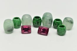 A SMALL BOX OF LOOSE GEMSTONES, to include four dyed jade barrel shape beads, measuring