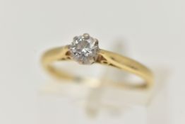 AN 18CT GOLD DIAMOND SINGLE STONE RING, a round brilliant cut diamond, approximate total diamond