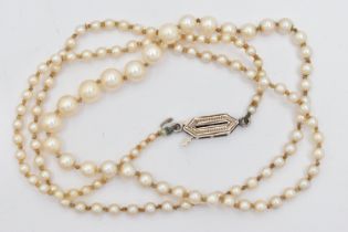 A SINGLE STRAND CULTURED PEARL NECKLACE, graduated pearls ranging from approximate diameter 2.3mm to