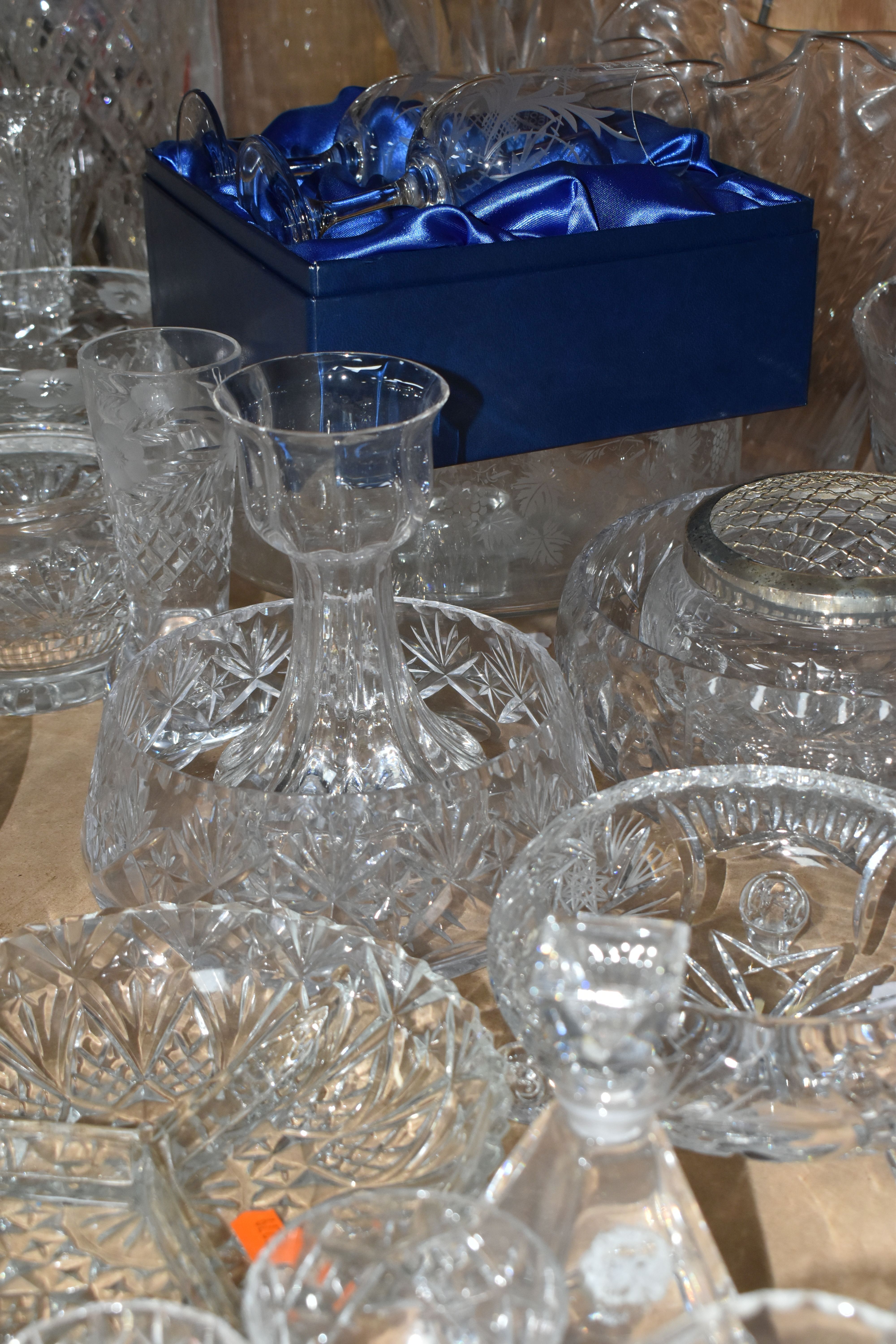 A LARGE QUANTITY OF CUT CRYSTAL AND GLASSWARE, comprising a David Whyman glass vase depicting a - Image 6 of 9
