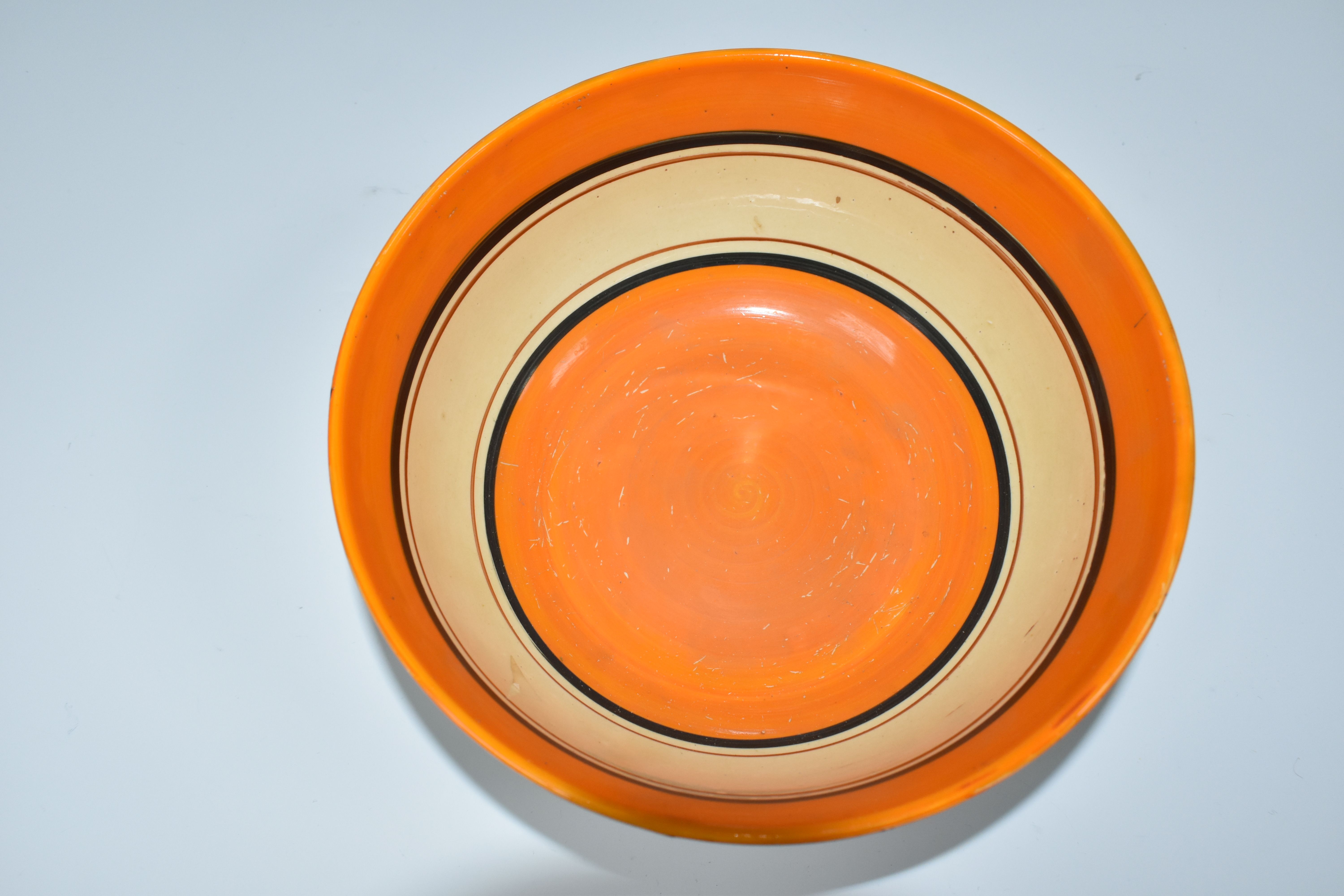 A CLARICE CLIFF FANTASQUE 'ORANGE HOUSE' PATTERN BOWL, painted with two orange houses in a fantasy - Image 4 of 5